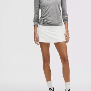 Lululemon White Pace Rival Mid-Rise Skirt size 6